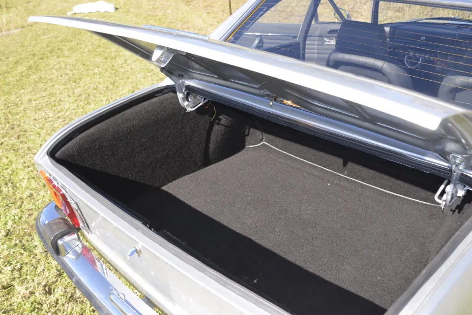 1974 Peugeot 504 Coupé, R0023